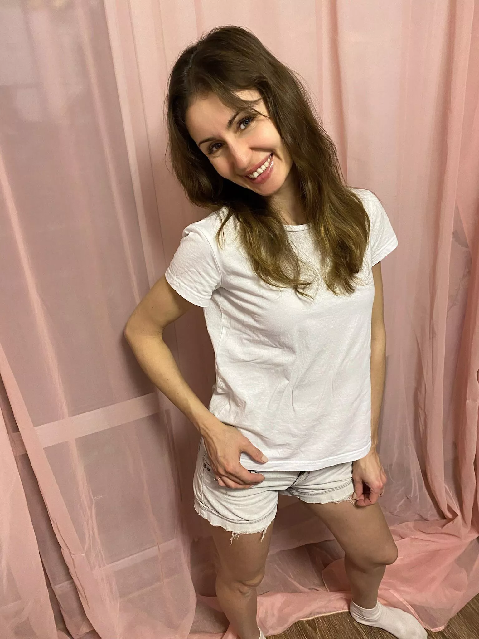 Look how white suits me. I really like him. (F30) posted by Viki_soul