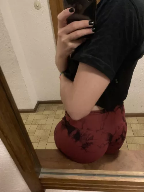 Ngl my ass be kinda thicc by shizobo