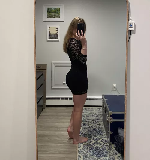 No hiding what’s underneath 😉 [f] by hornyhamburglar