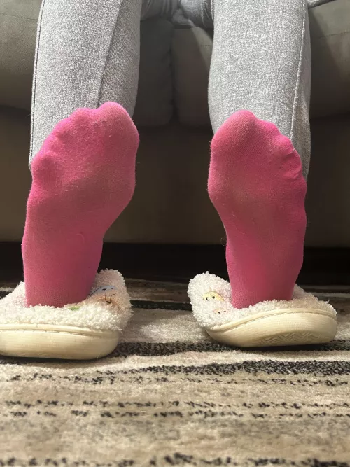 Oh how I love finishing off my socks in my slippers by thesockstress