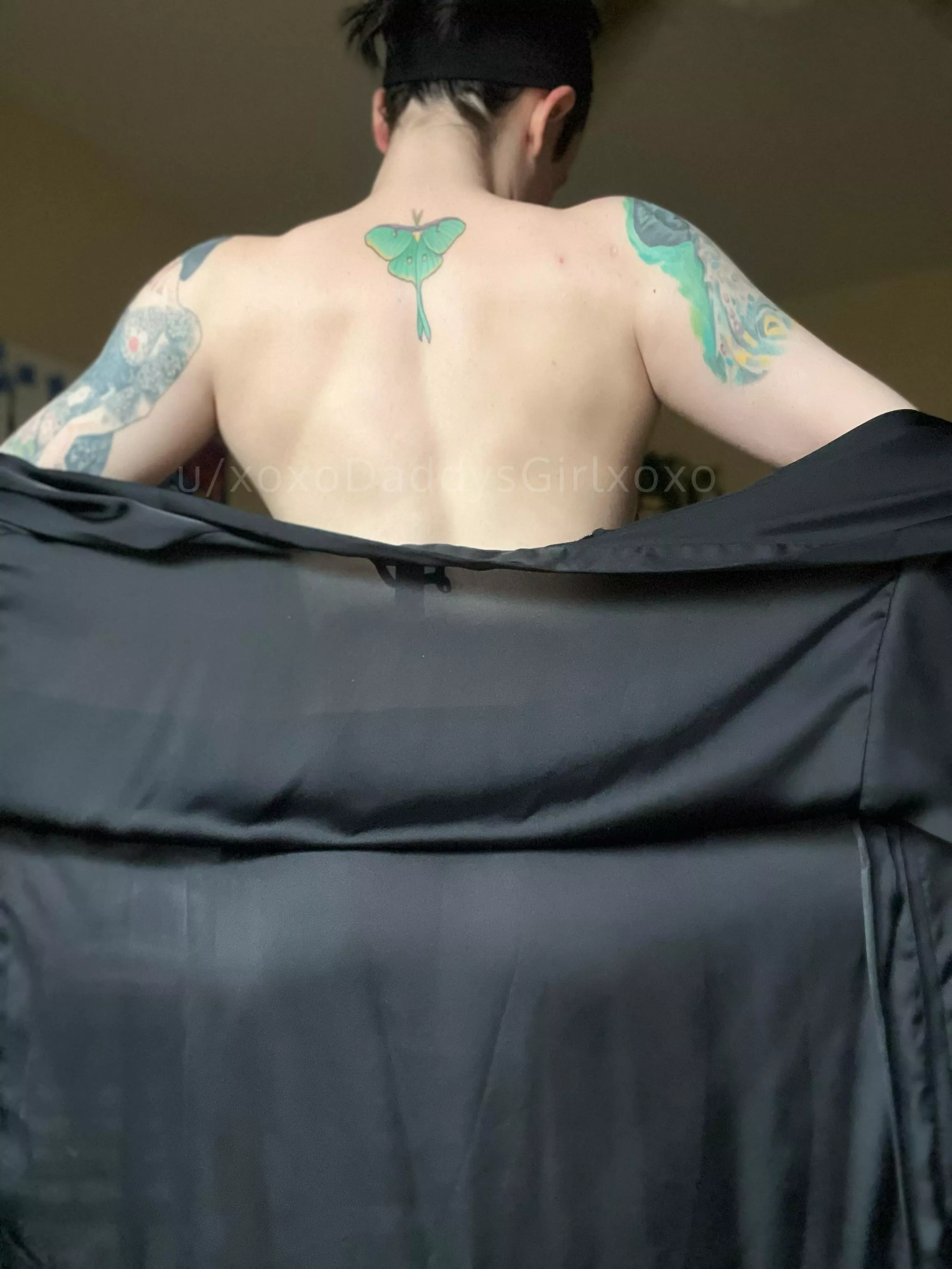 posting more back, i think it's one of my best features :) posted by xoxodaddysgirlxoxo