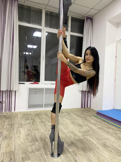 proud of myself and my body [f] by Marguerite_Rossi