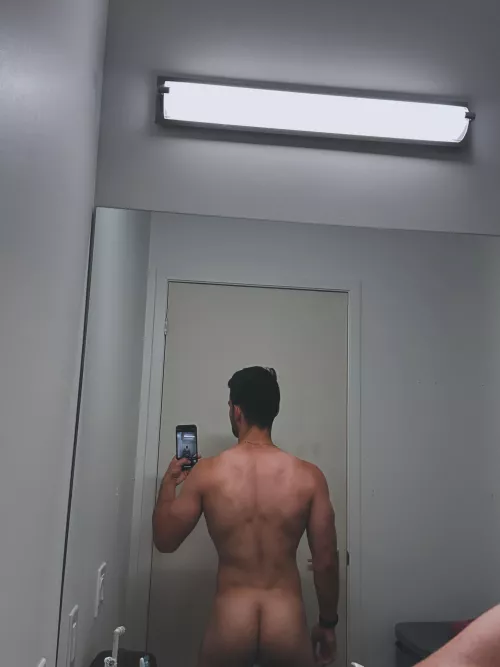 Rate my ass by Nothingisneutral