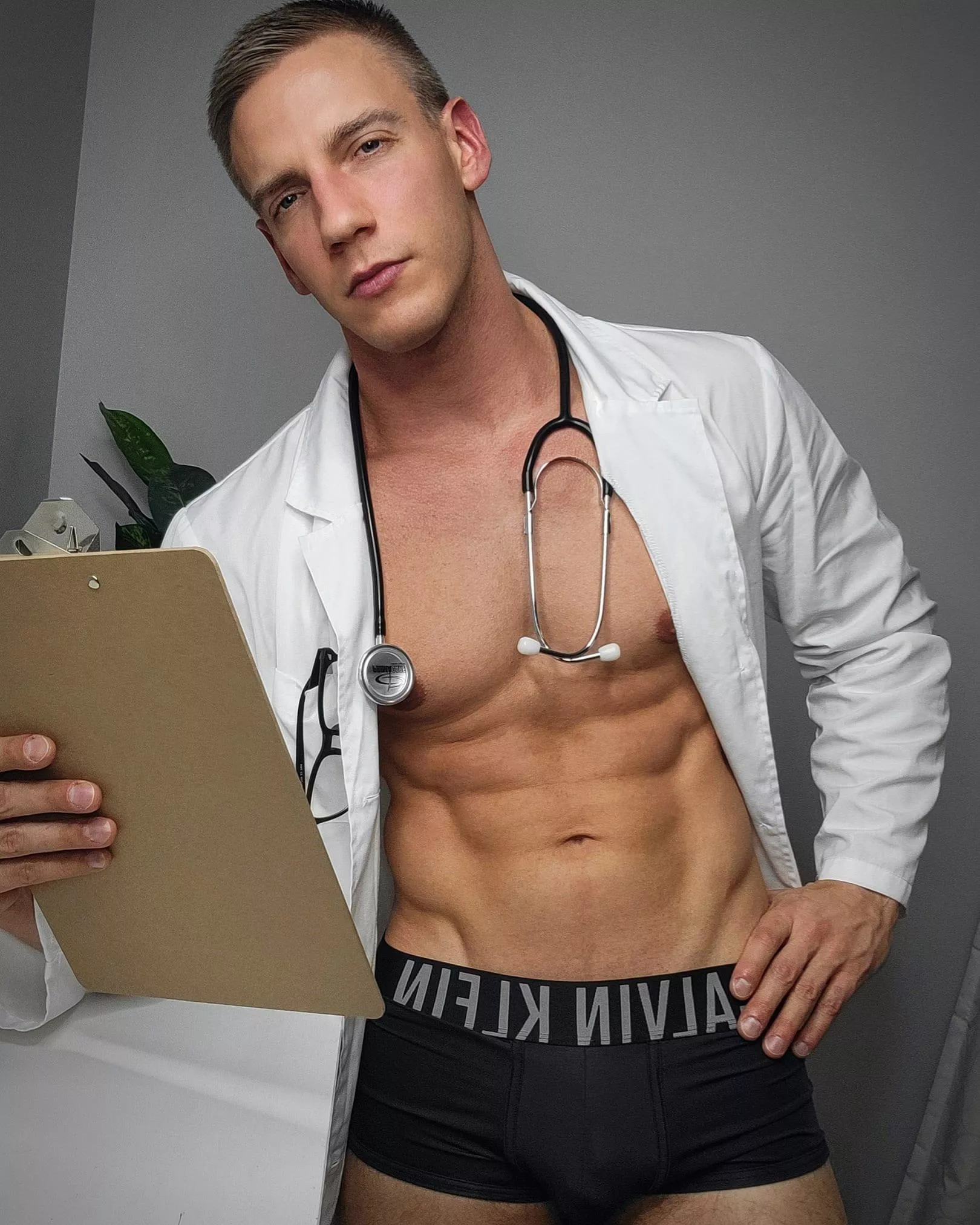 Sooo... you're my new patient 😏.. posted by John_fitness91