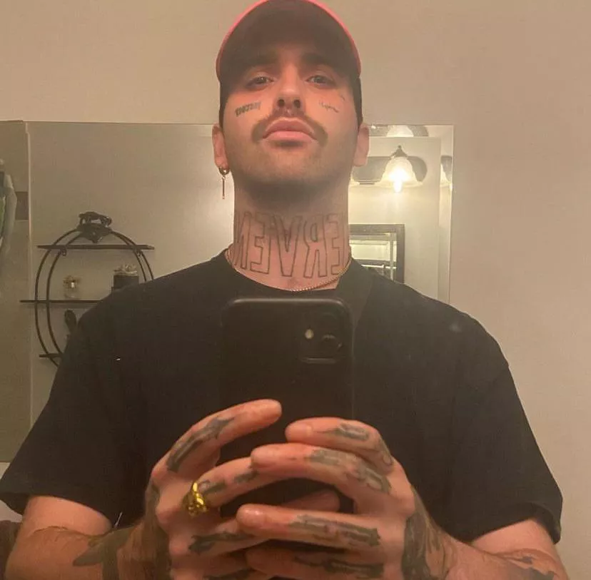 Sup gay boys ? I came out at 13 years old due to a crazy bf that called my parents and told them.whats your coming out story? posted by Distinct-Eye6214