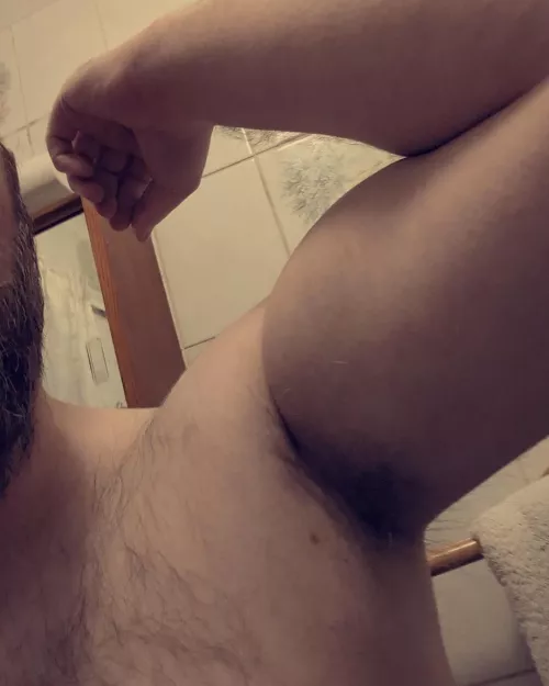 Sweaty pits after my workout 💪🏻💦 by henchguy