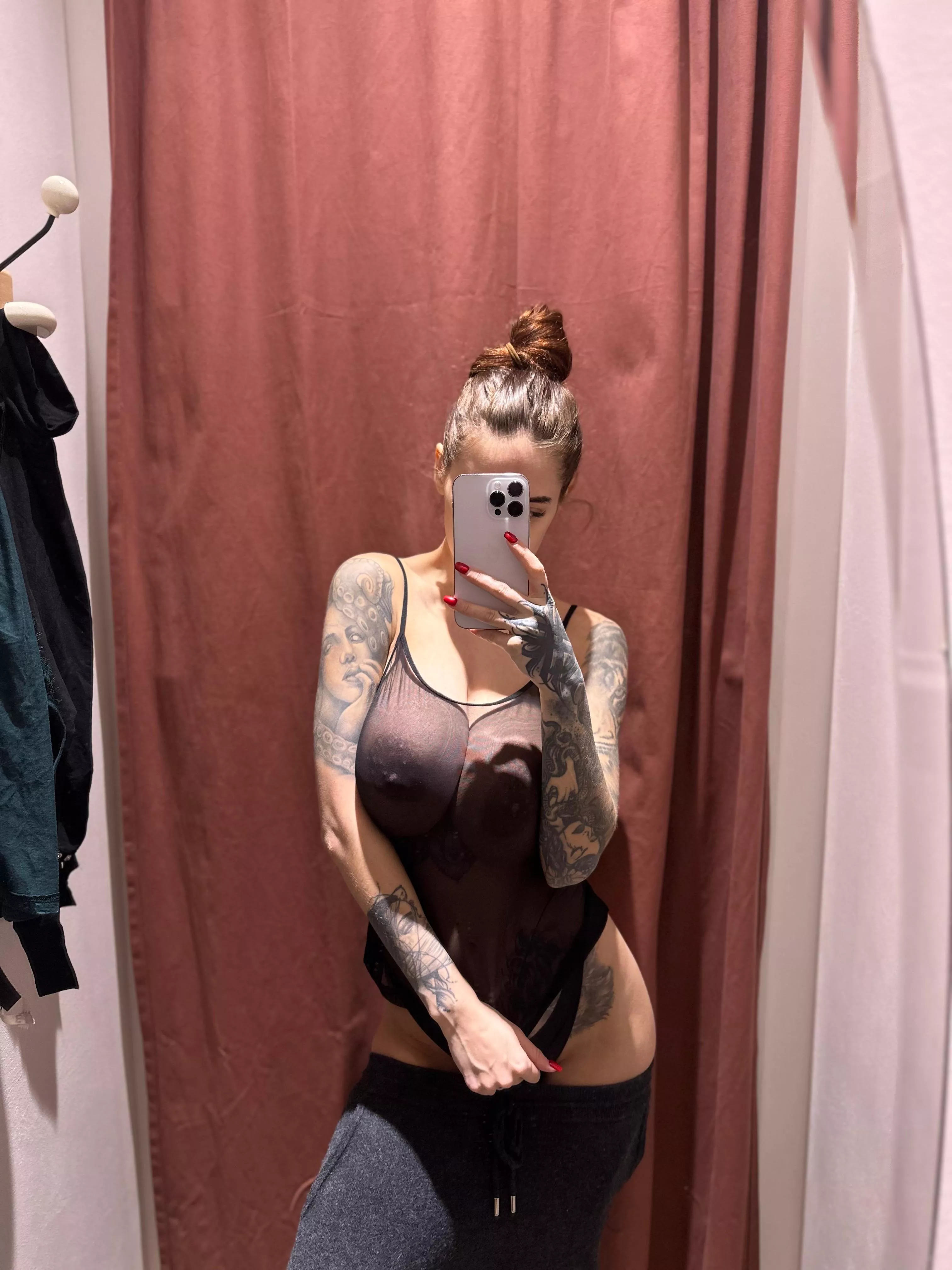 Today I want to give you this sexy selfie posted by TanyaBahtina