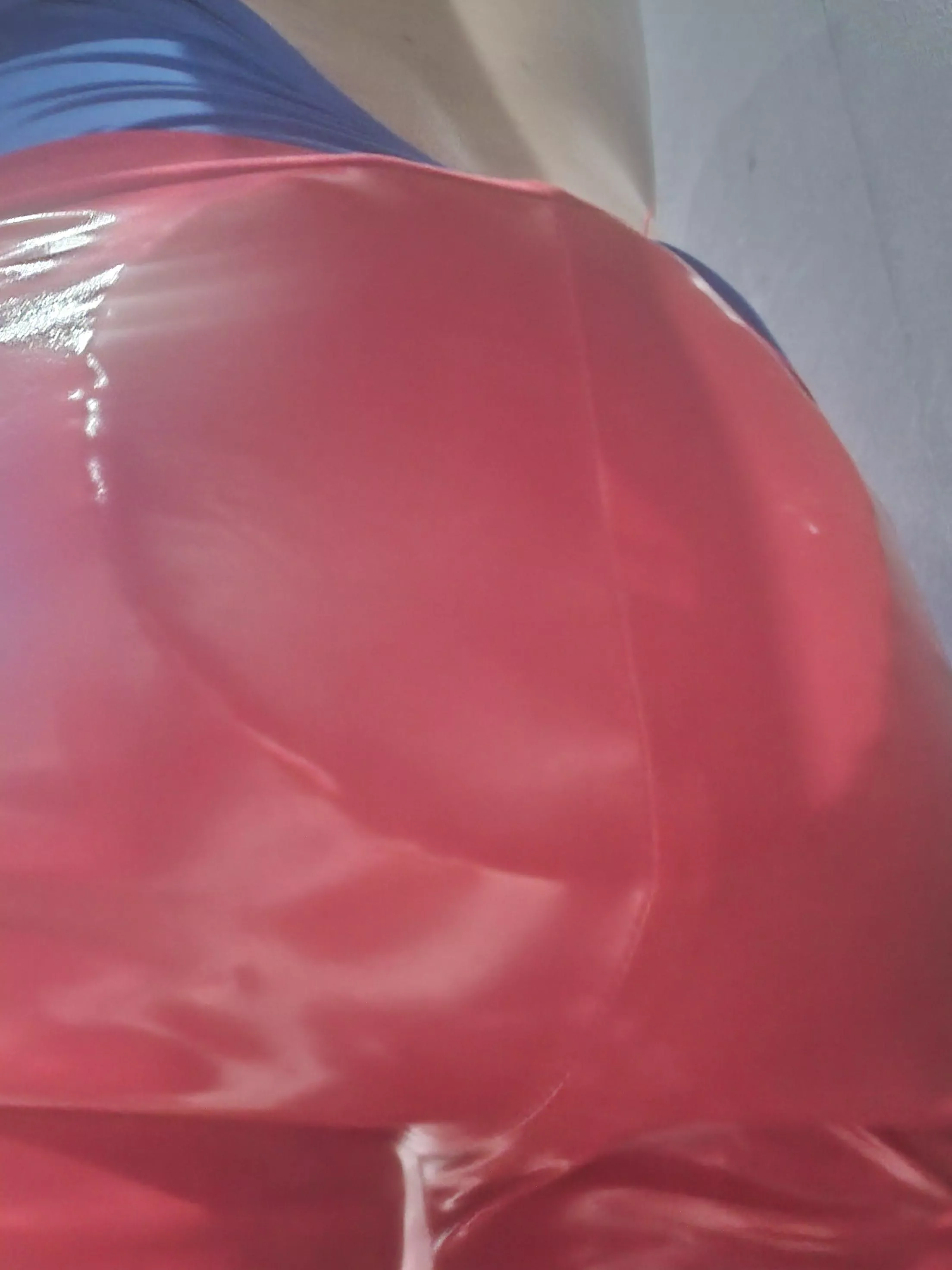 What do you think is in here? posted by PantsFillingGirl