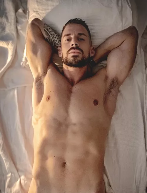 What title would you give this photo? by Benjoyoff