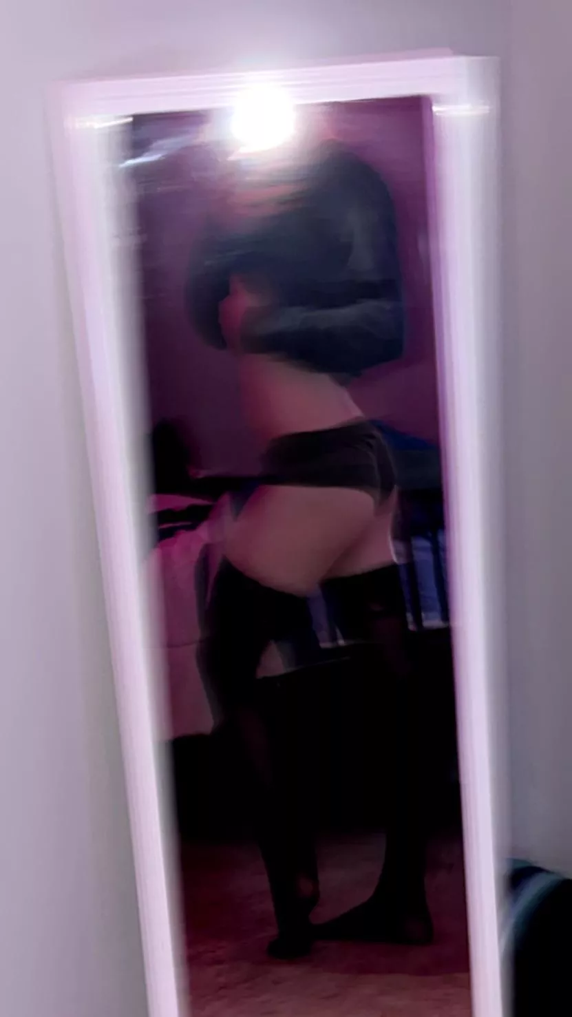 what’s the first thing you’d do to me? 👀 posted by nbayoungfemboy