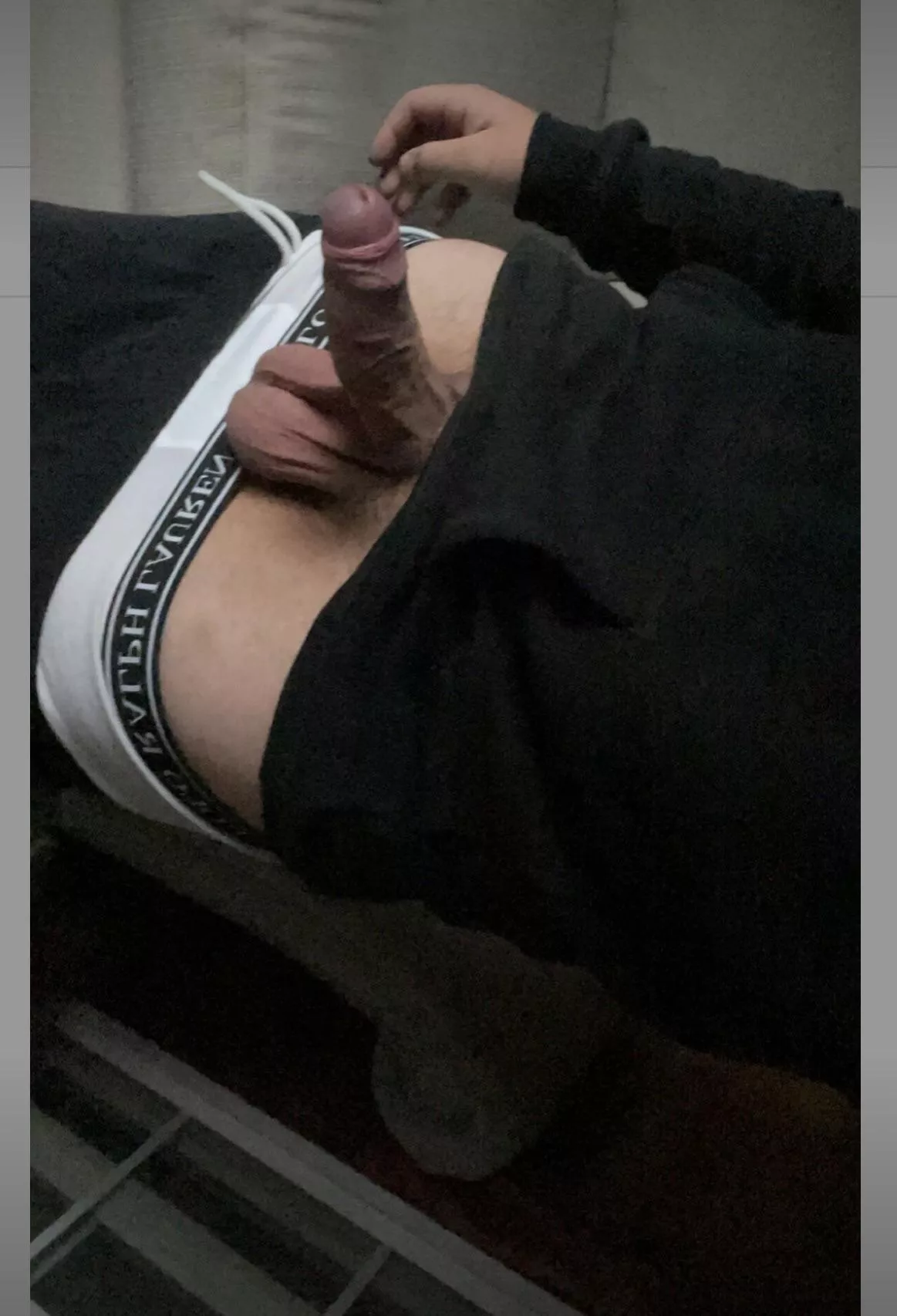 Who has a tight hole I can stretch🫣 posted by yungphelo07