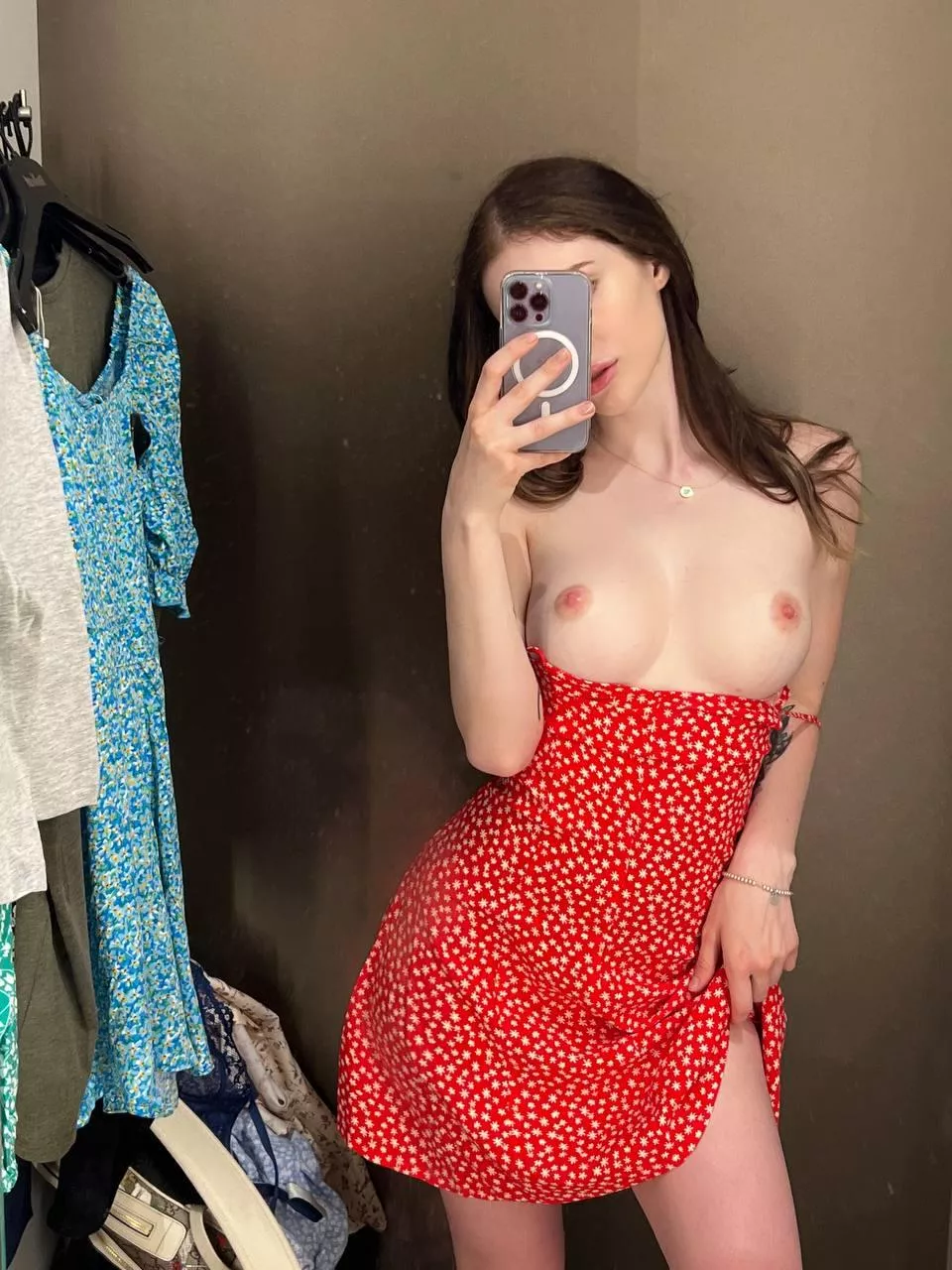 Would I attract more older guys if I wore dress like this? posted by Mary_Arnold_