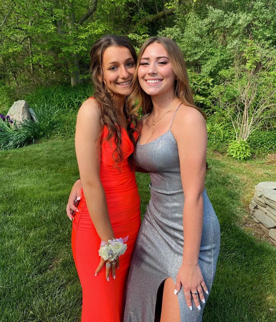 Wow she must be struggling being her friend posted by seranoon