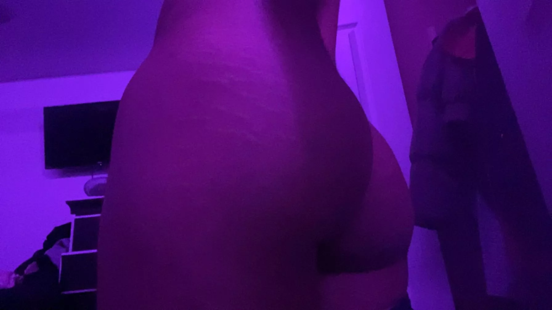 18… looking for friendss and moree posted by bigbootyboy61