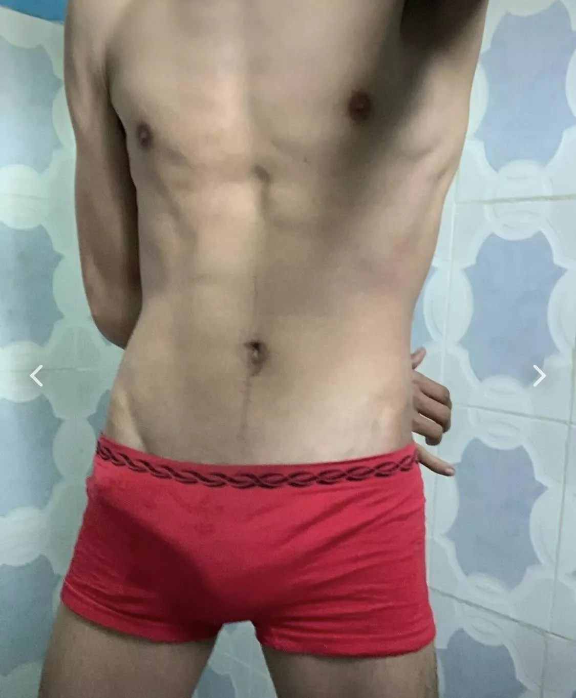[19] Do you like thin guys?😈🥵🐽 posted by kiriii_ku