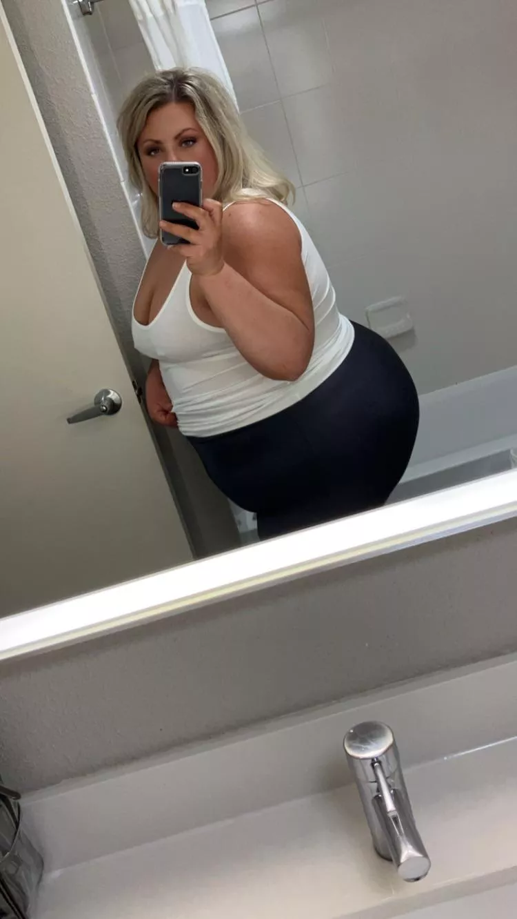 BBW😍👅💦🫦 posted by CompetitiveSand1577