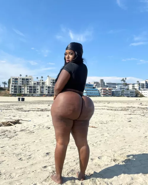 Big and round!!😛😛🍑🍑💦 by Disastrous_Leave_727