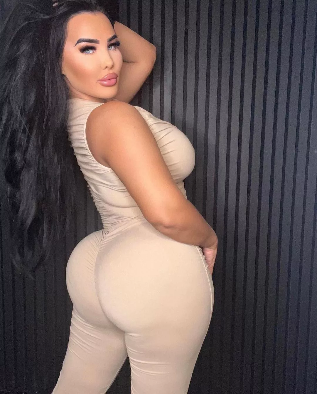 Bolted top or bottom posted by Juniper3358