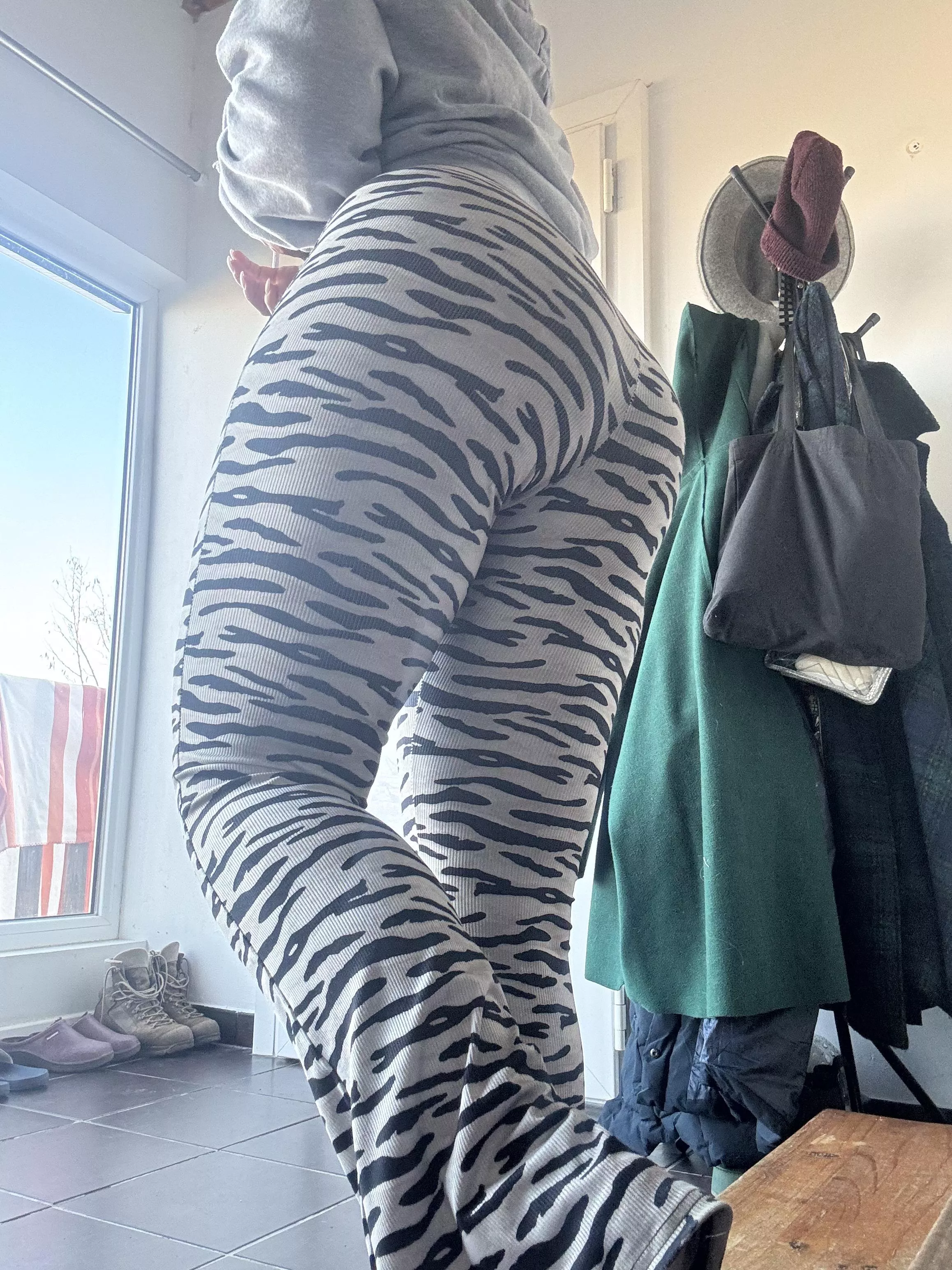 Definitely the best legging I have posted by eleftheriacassie