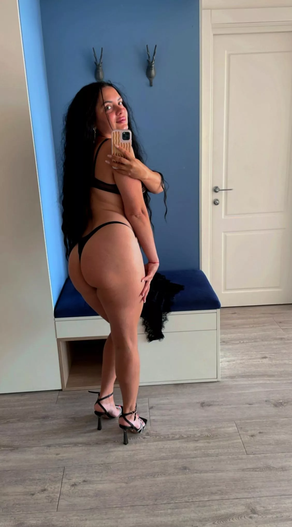 Do you like bubble butts? posted by Inevitable-Chain-201