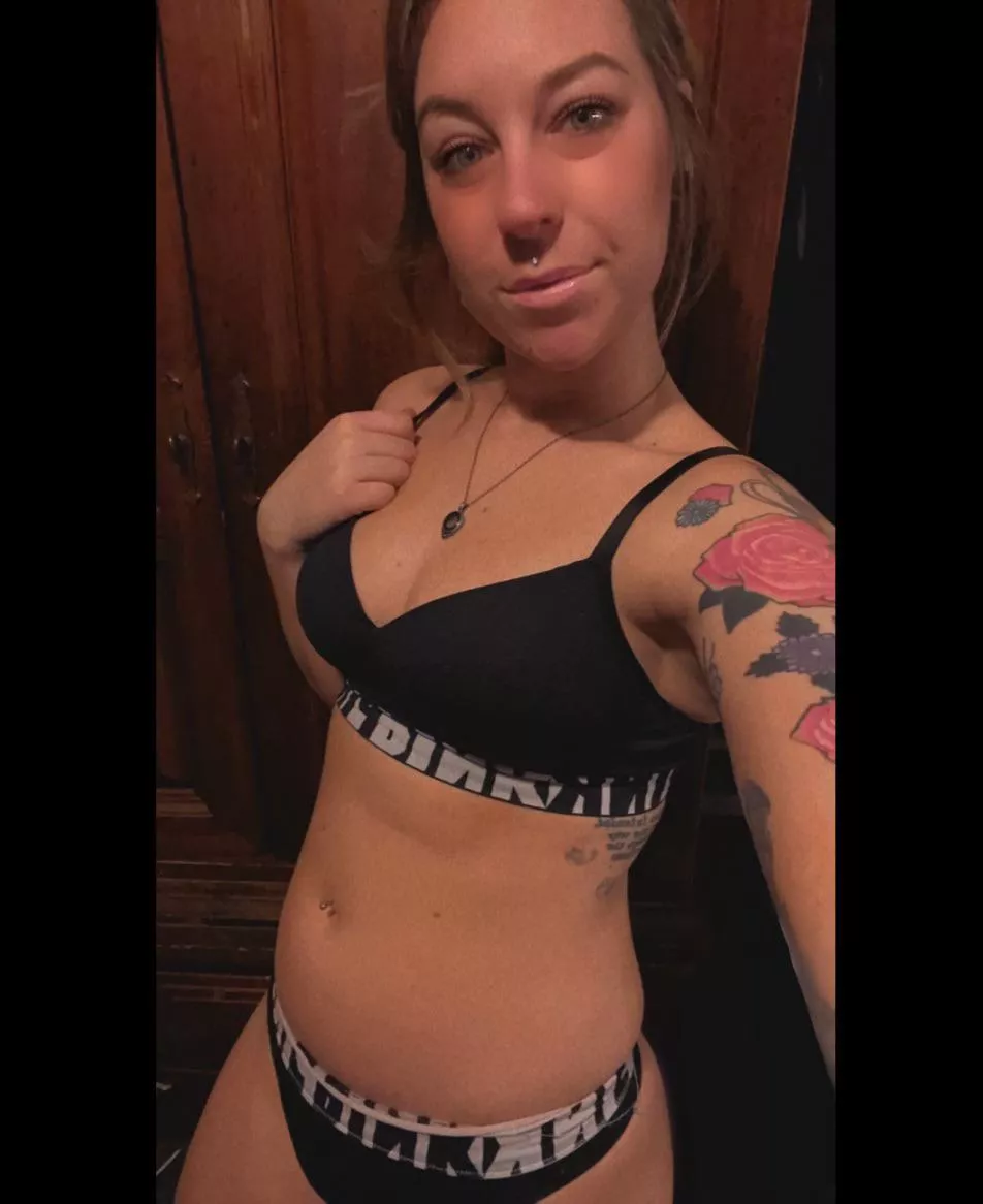 Go ahead, click that link in my bio, you know you want to 😏 posted by Prinxess10100