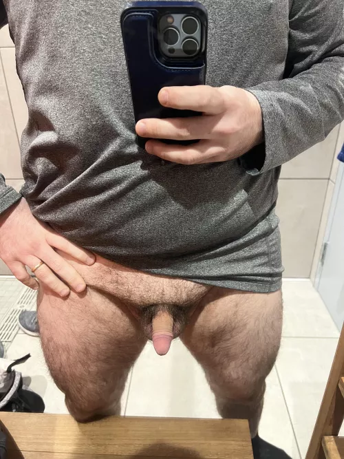 Gy(m) changing rooms always make me so horny by Rthrowaway2468