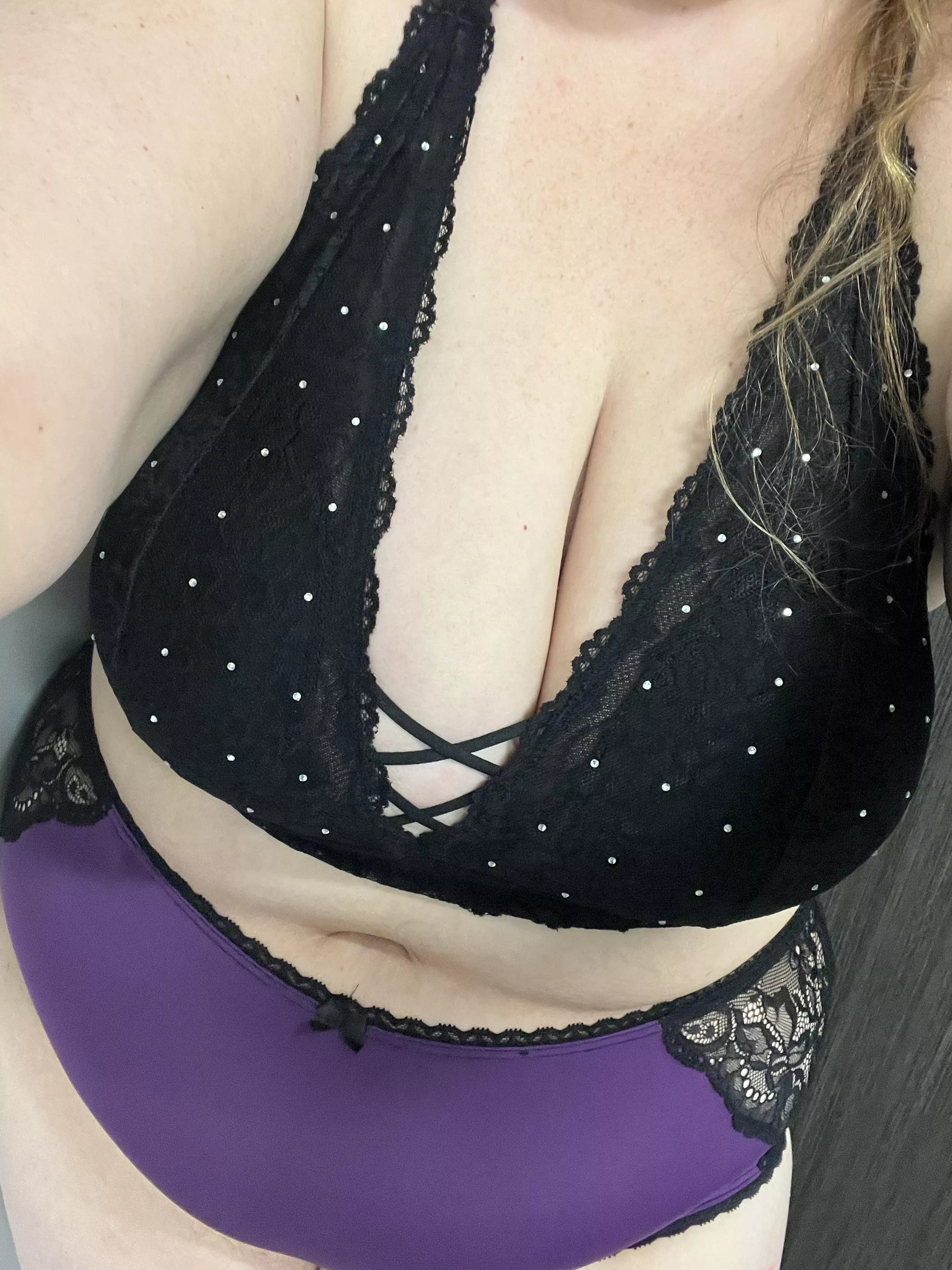 Happy Friday Eve posted by thr0waw4y11235