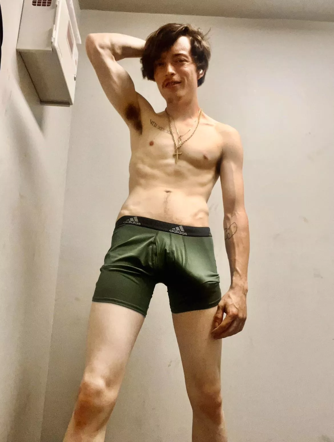 How’s this dark hairy pit look posted by LrgSky