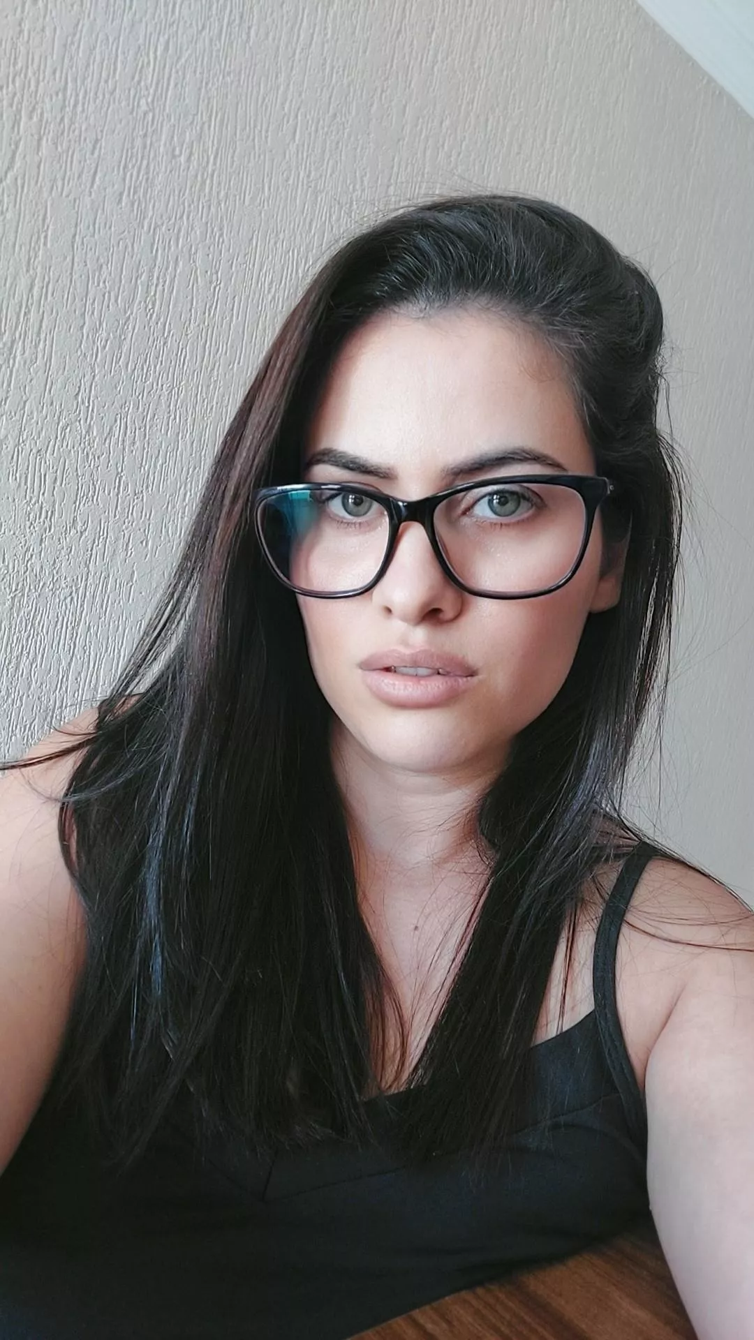 I feel so sexy with glasses posted by Isiscristine