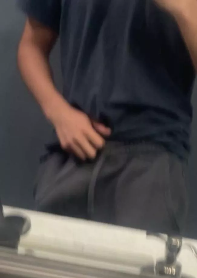 i love wearing grey sweats posted by HornedUpp_