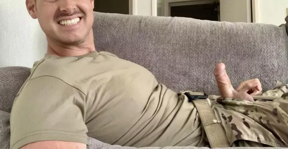 I may have an average cock but I have a big smile! by slashbanter