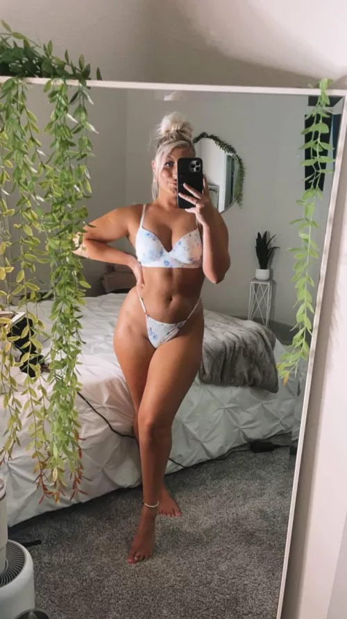 IUTR by Rainbow_Dolliz