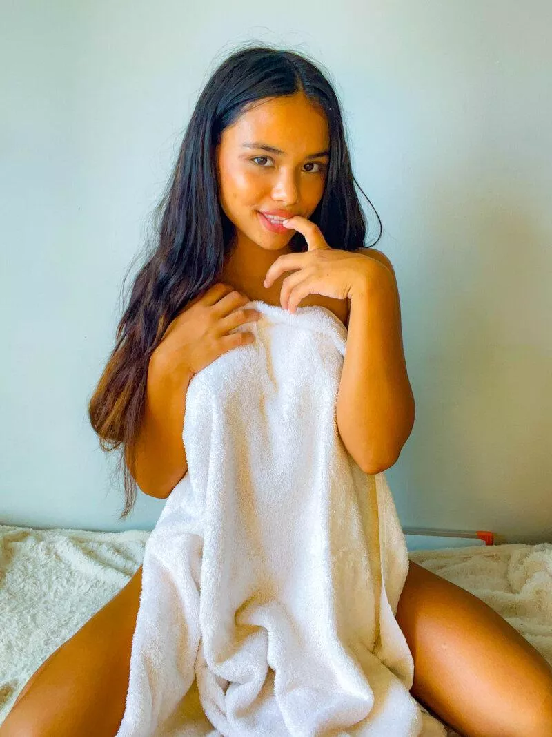 Just a tiny tease before bed posted by Altruistic_Title_916