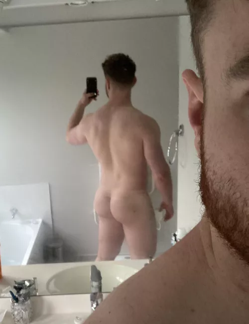 Just finished crap dog leg day but got a good pump 🦵🍑 also do you like the ginger beard? by Fit-Bloke-Jack97