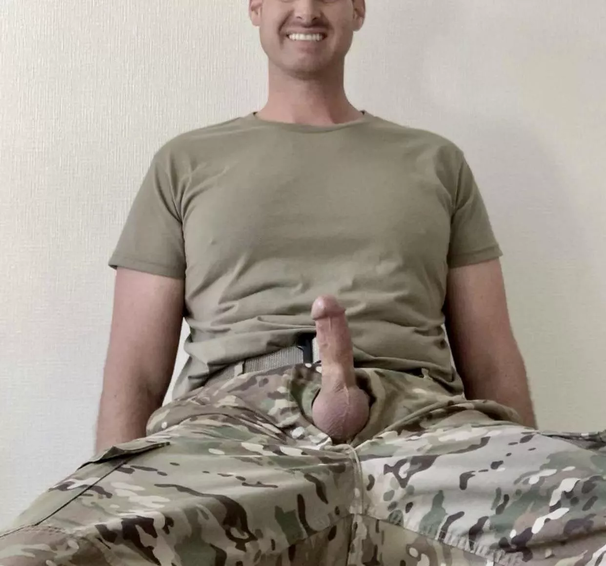 Just warning you that you may not wanna get off of me after you take a seat posted by slashbanter