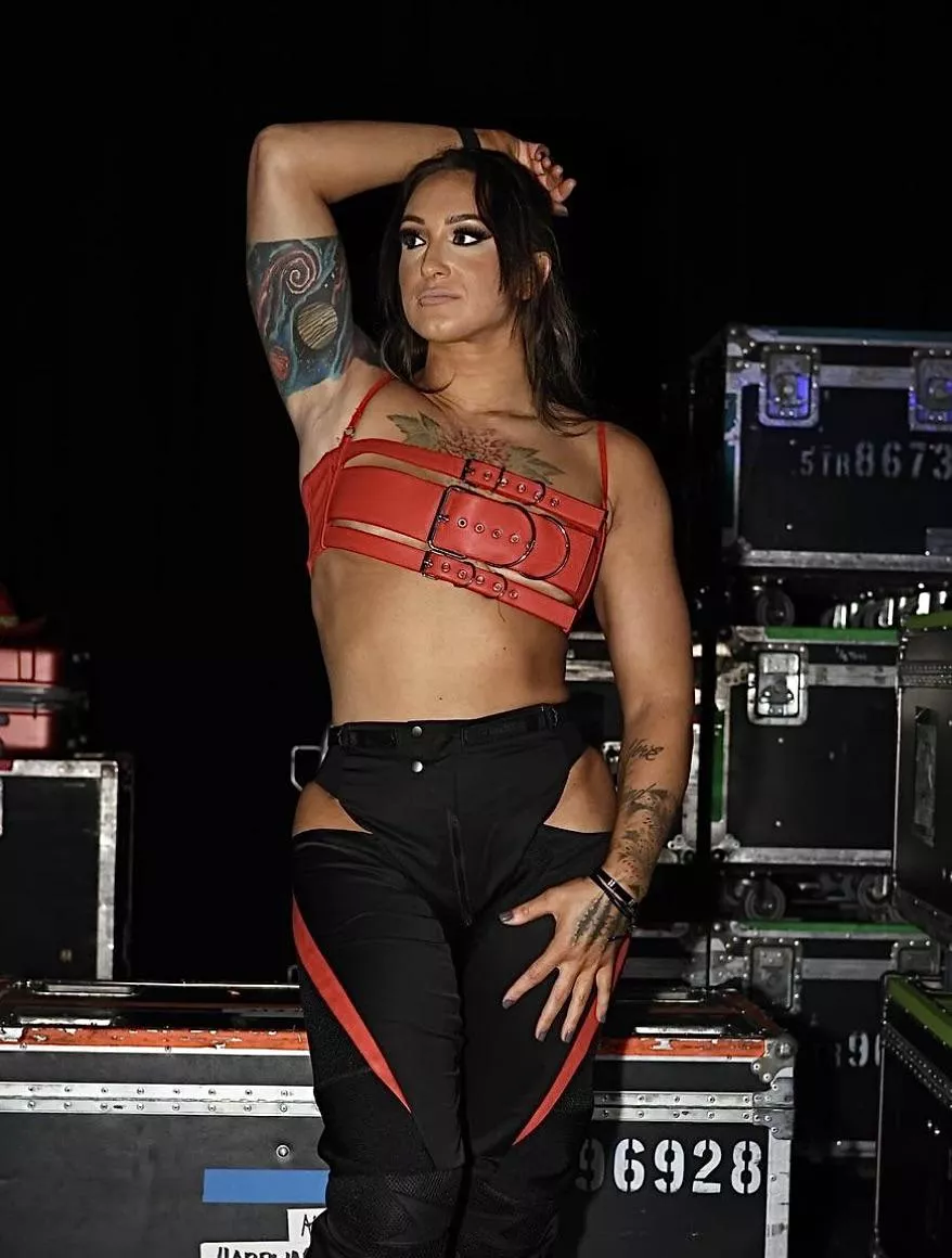 Kris Statlander posted by dishonourableprince