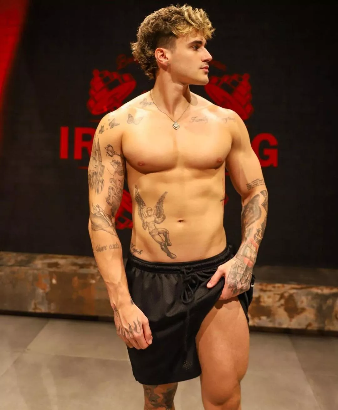 Leg day: where the weak find excuses and the strong find results. posted by bistomasto