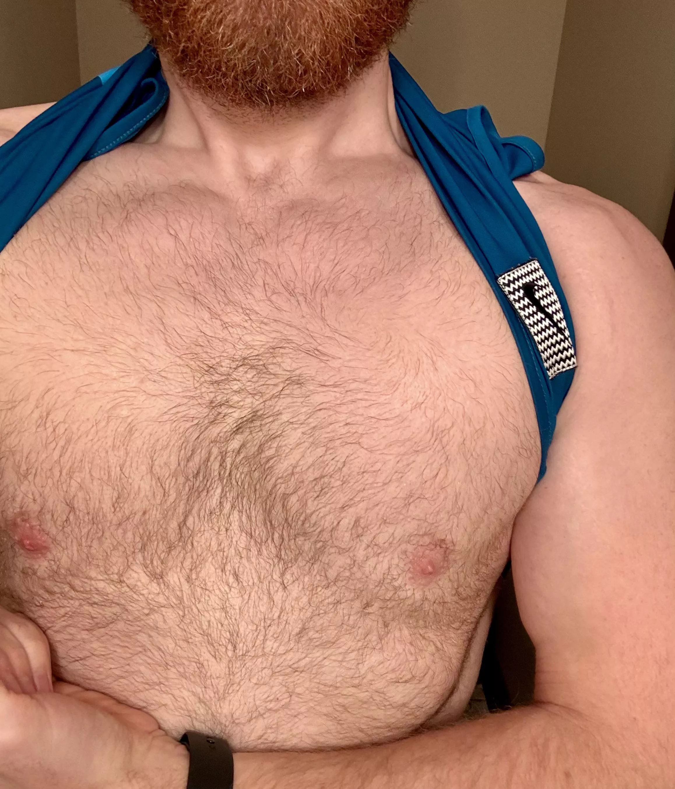 Red beard, blonde hair, brown haired chest 🤷🏼‍♂️ posted by justarandom1522