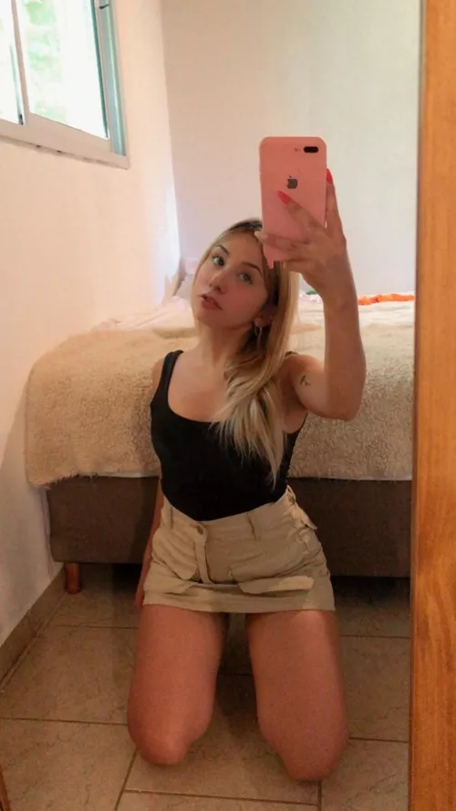 Short blondie IUTR by Honest_Illustrator54