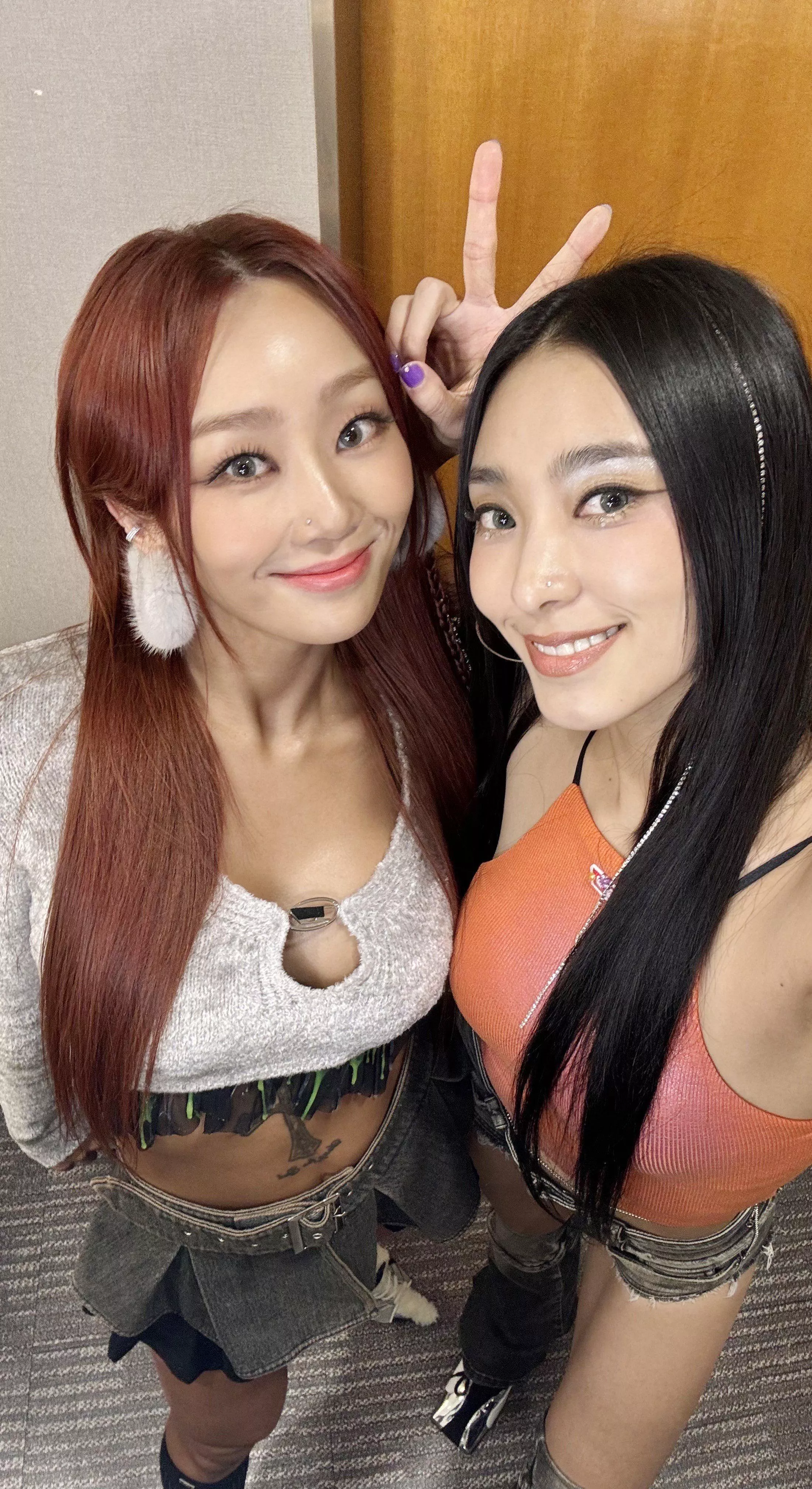 sistar19 - Hyolyn & Bora posted by golden-coin7