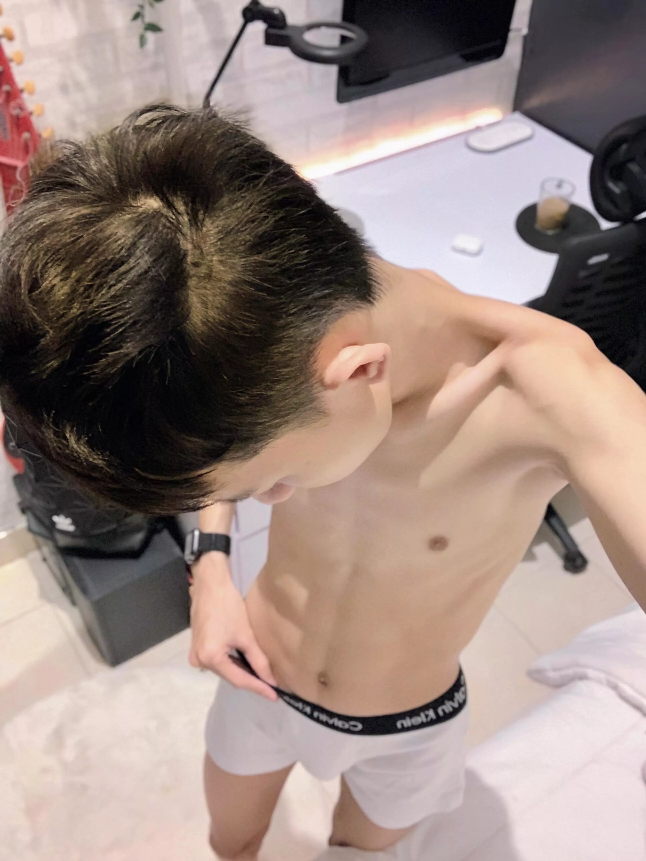 Skinny boy's morning selfie ☀️ posted by Hefty_Pie_0000