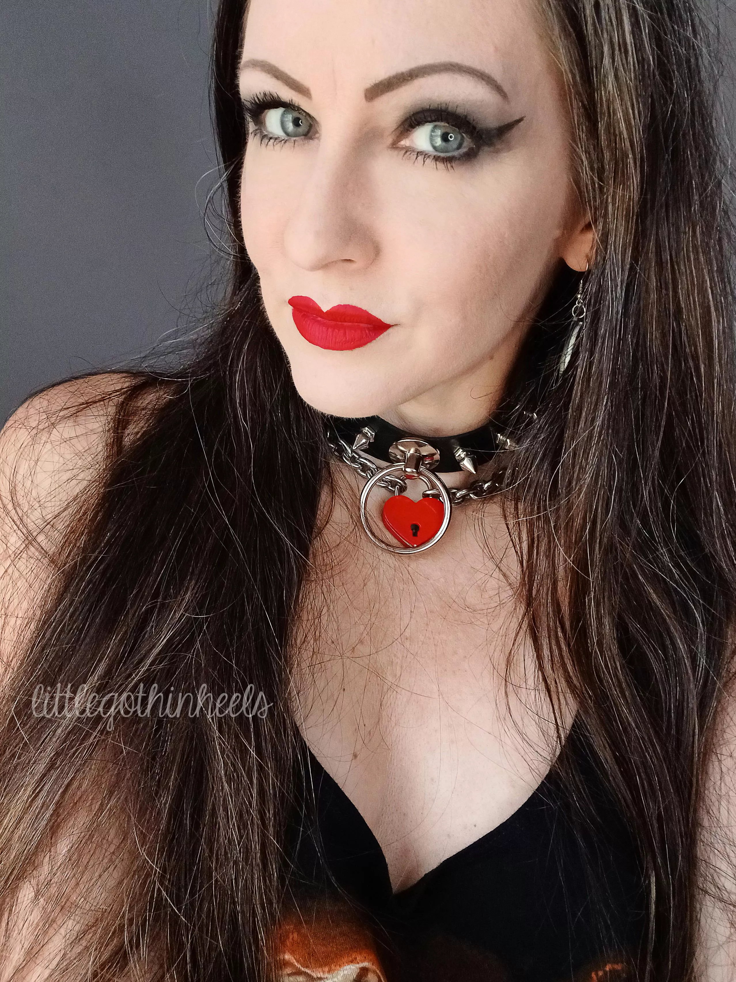 spikes on this sub (42F) posted by littlegothinheels