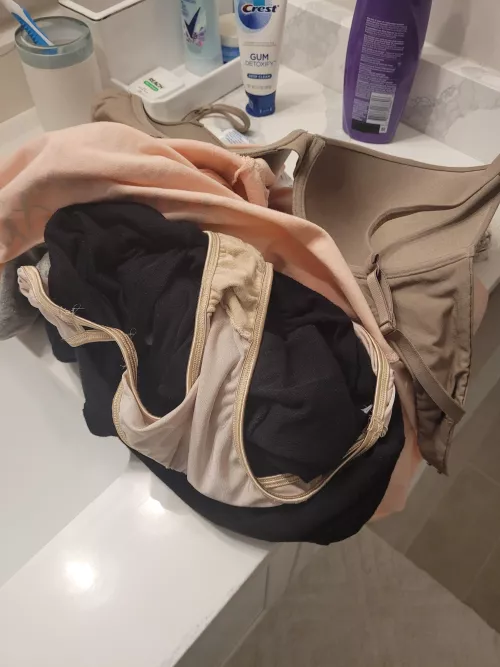 Why does she leave them for me by manofsteel1964