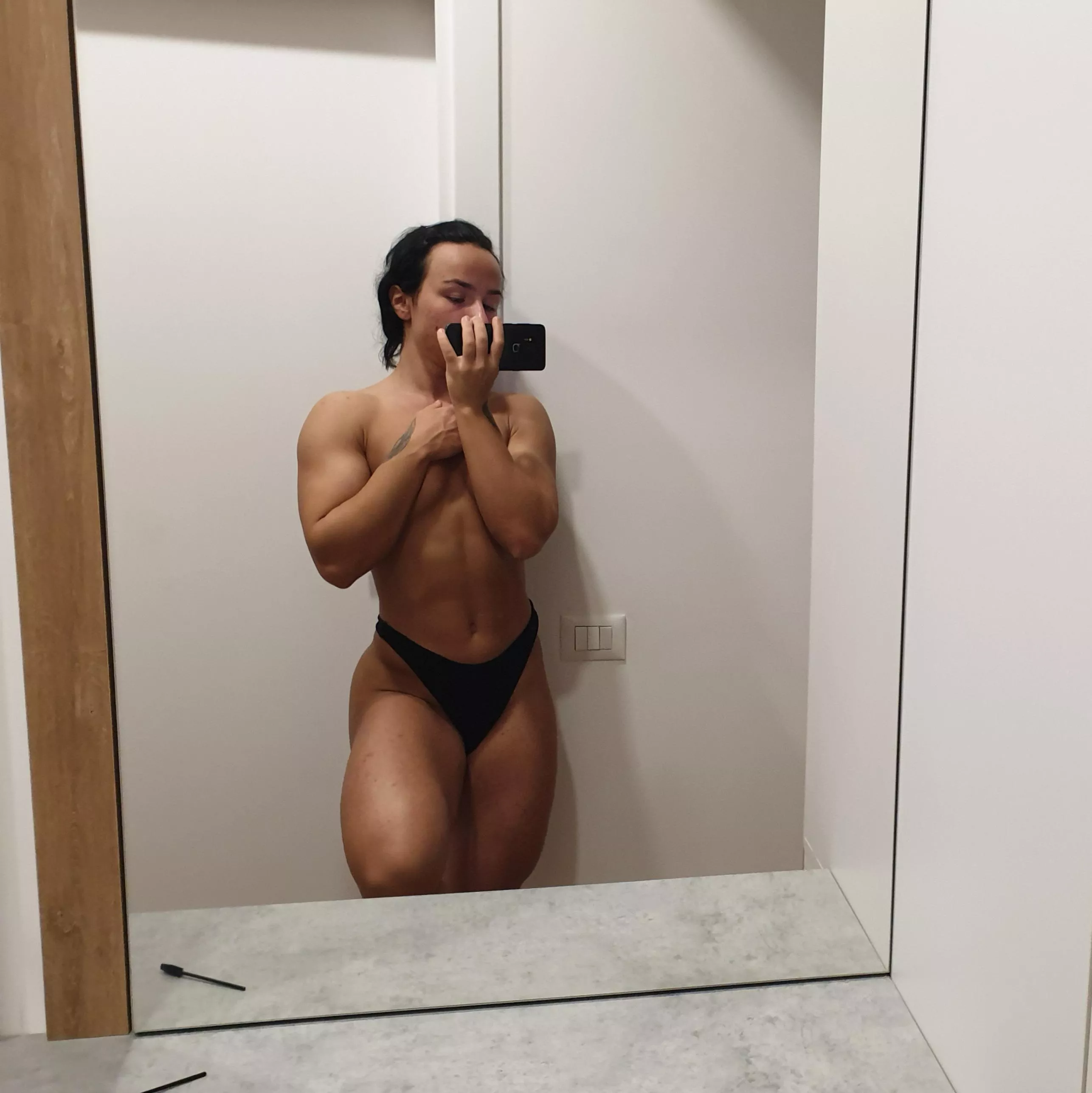 Would u date a muscular woman? posted by quadsqueen