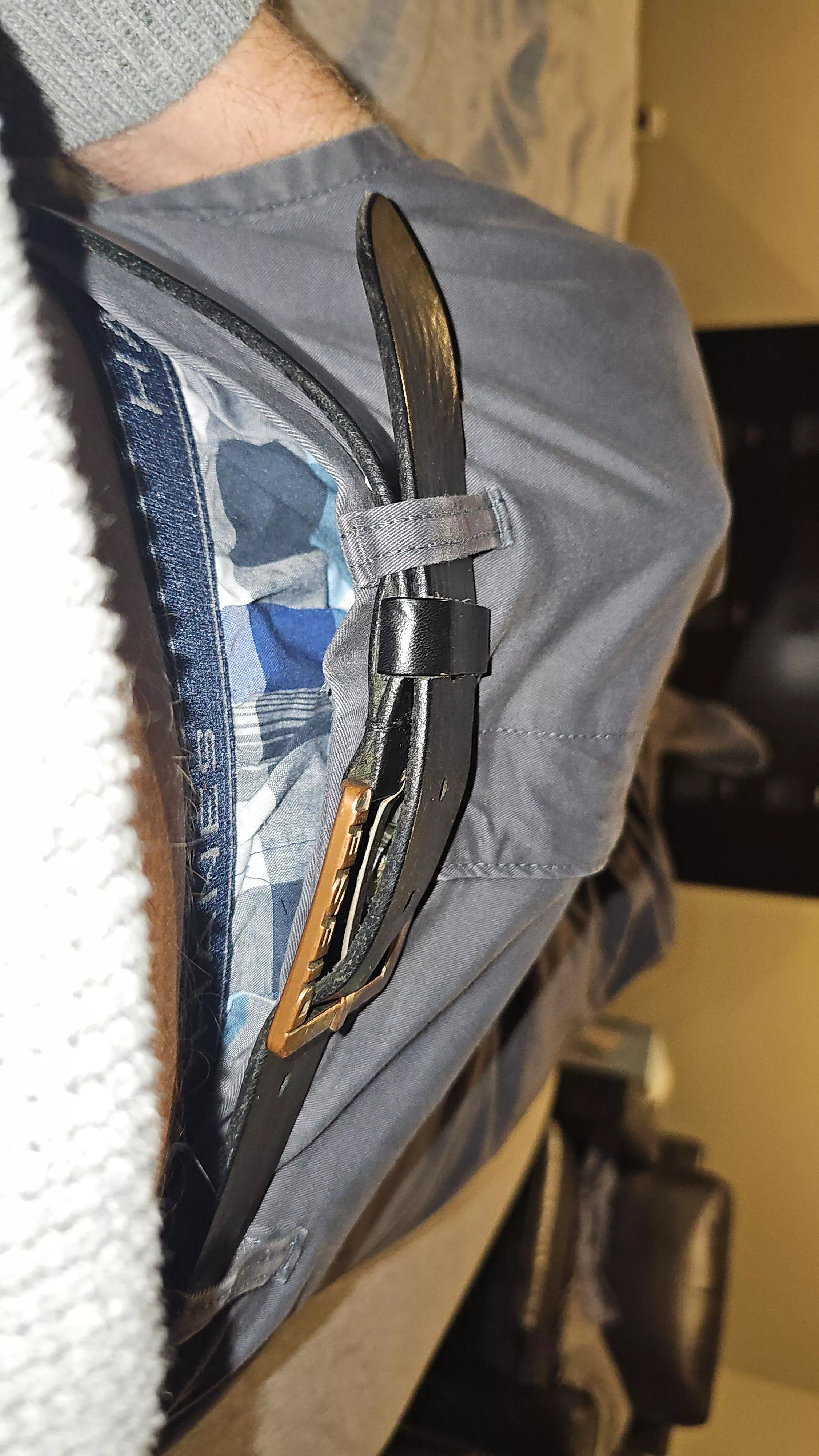 A peek inside posted by NoClothes555