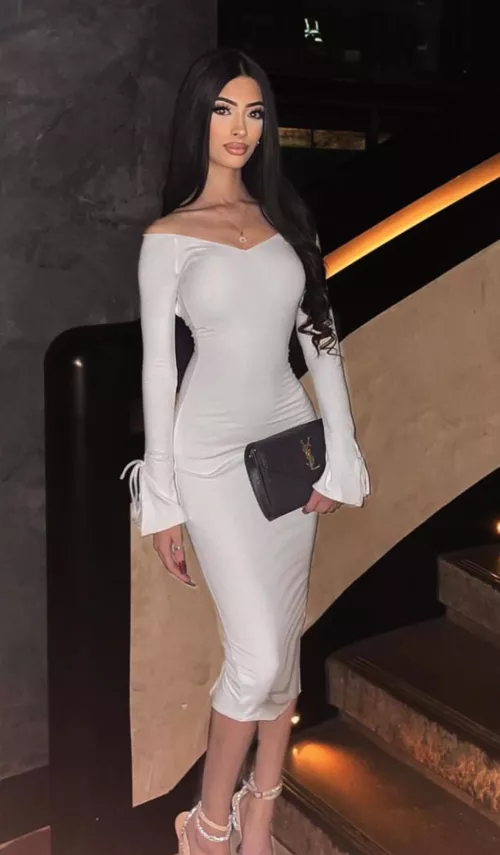 Aleysha by round_plastic2