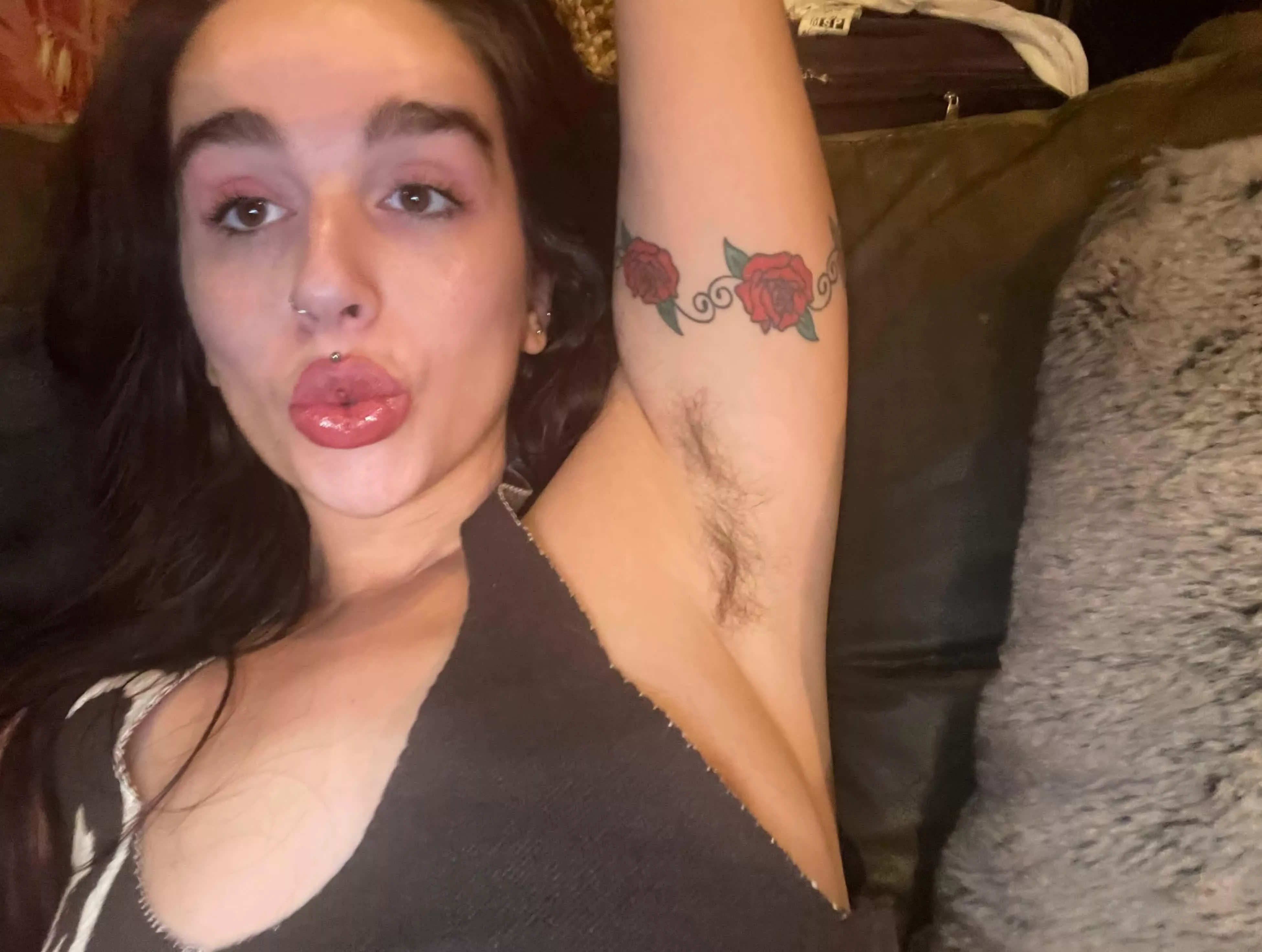 Be the first to lick my hairy pits this year posted by kmifghfghfghyt