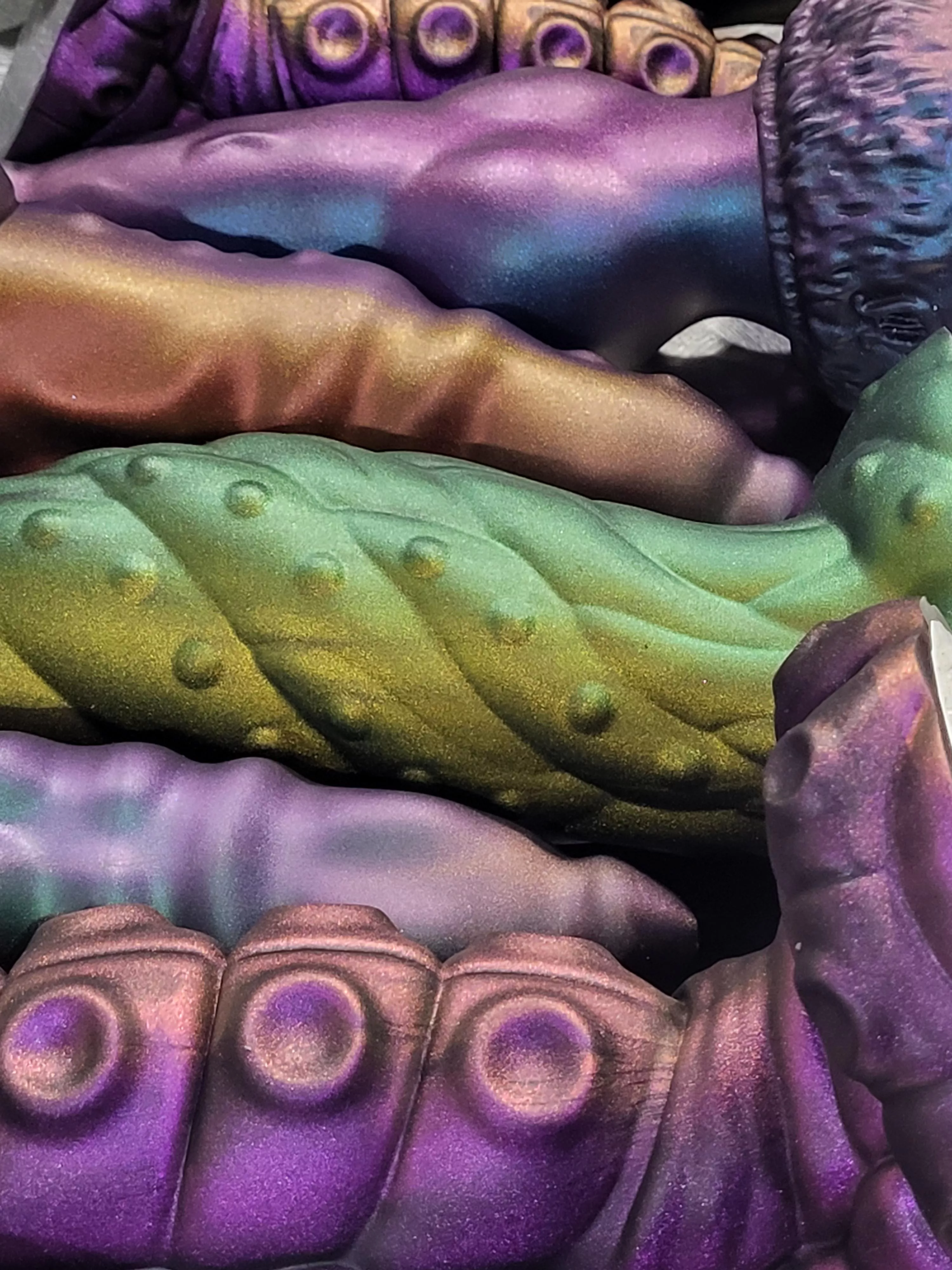 Color shift highlights! posted by wanderingbardtoys