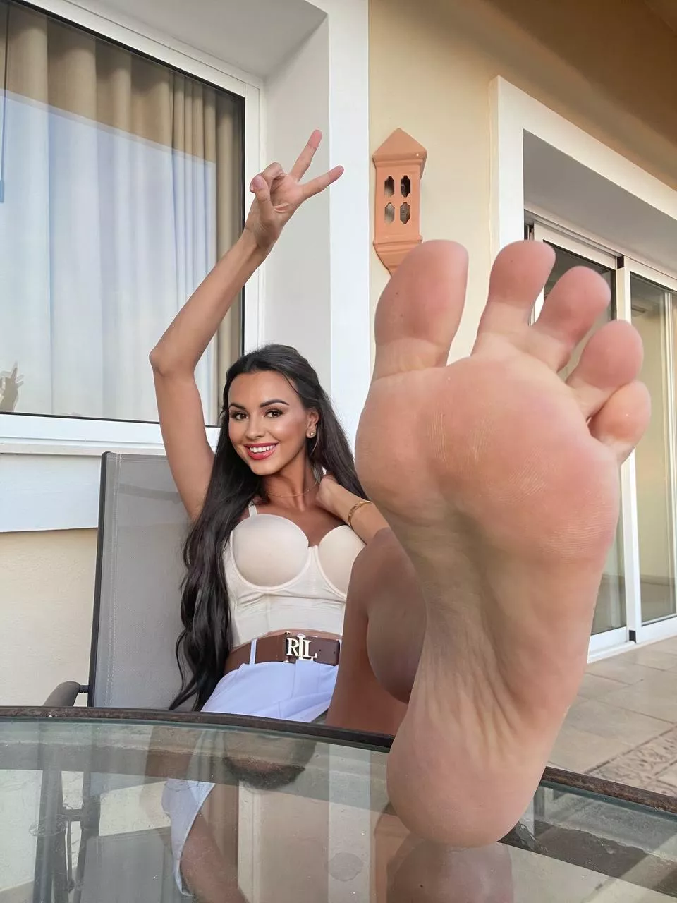 Do I have pretty feet? [oc] posted by incredibleisabella