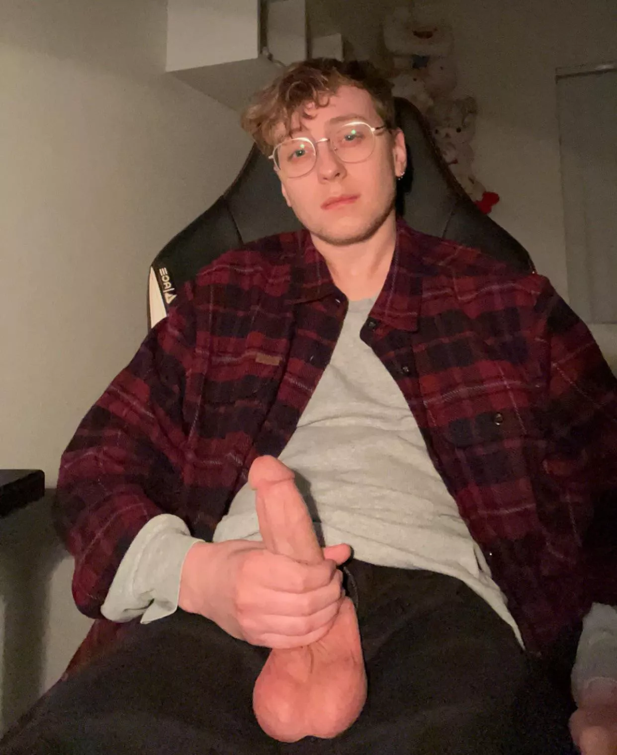 Do you like guys with big balls? posted by LuckyMacabre